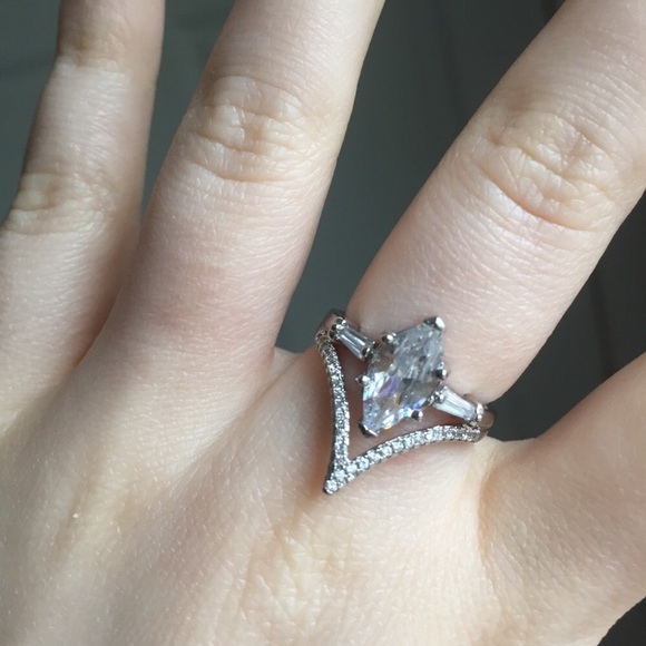 ⚜️[𝗡𝗪𝗧]⚜️𝙍𝙞𝙣𝙜 (𝟯/$𝟰𝟱) - Picture 4 of 8